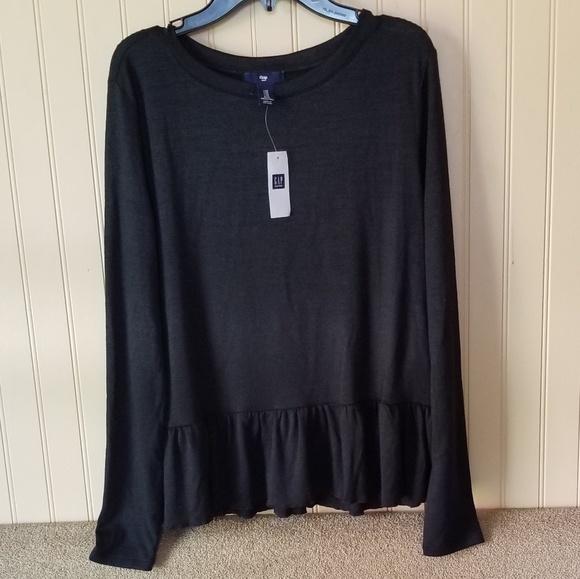 GAP Tops - NWT Gap top black size medium ruffled bottom